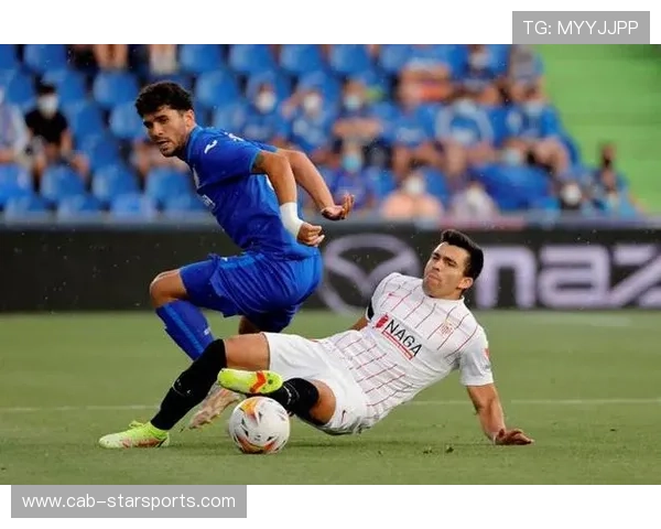 塞维利亚新战略：中前场插上与连接成为训练核心，开启球队攻防新纪元